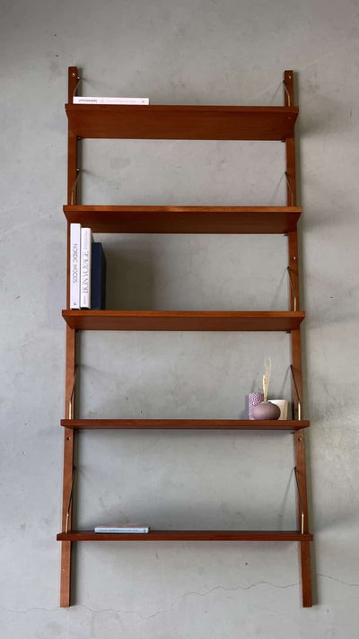 
                  
                    Wandsysteem teak - LOUI.STORE
                  
                