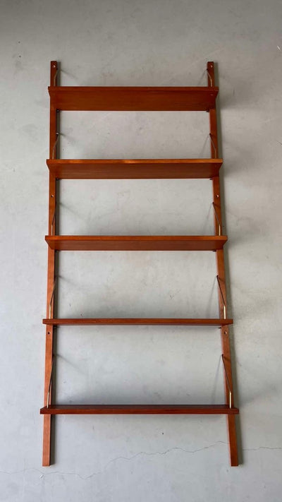 
                  
                    Wandsysteem teak - LOUI.STORE
                  
                